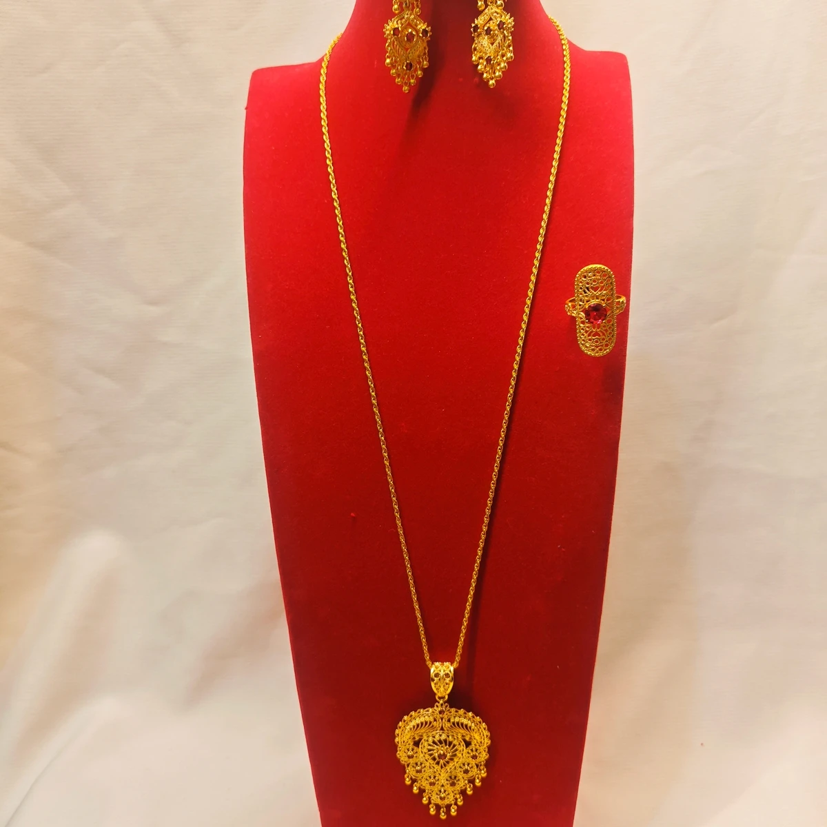New EU Dubai Fashion 24K Gold Plated Necklace, Earrings, and Exquisite Engagement Party Jewelry Set for Lovers