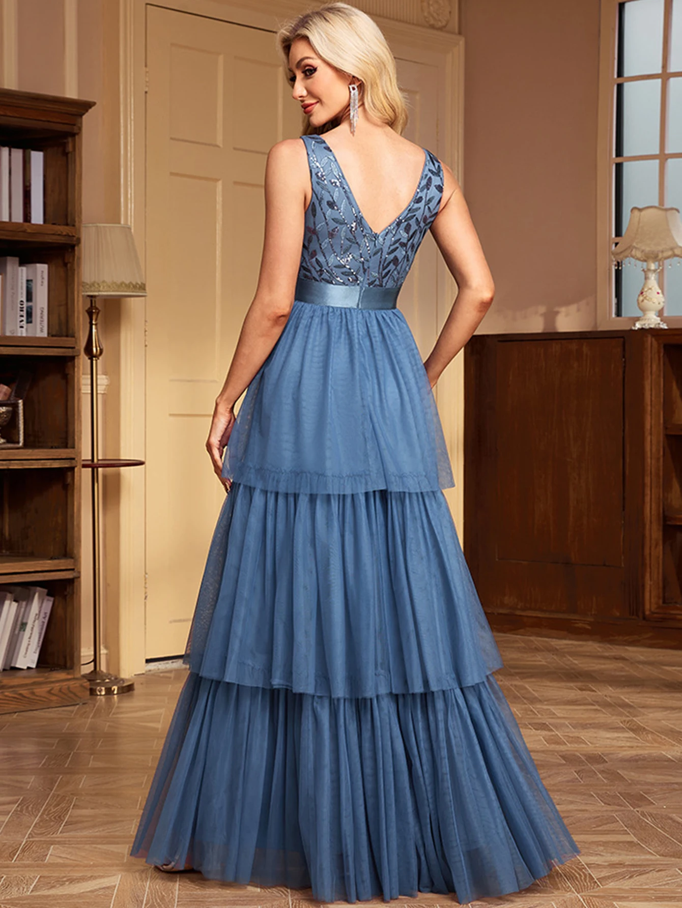 ชุดเดรสยาวปาร์ตี้เปิดหลังเซ็กซี่ ปี 2025 ชุดเดรสฤดูร้อนผ้าตาข่ายเลื่อมระบายชั้นสำหรับผู้หญิง ชุดราตรีงานพรอมวันเกิดหรูหราสำหรับผู้หญิง