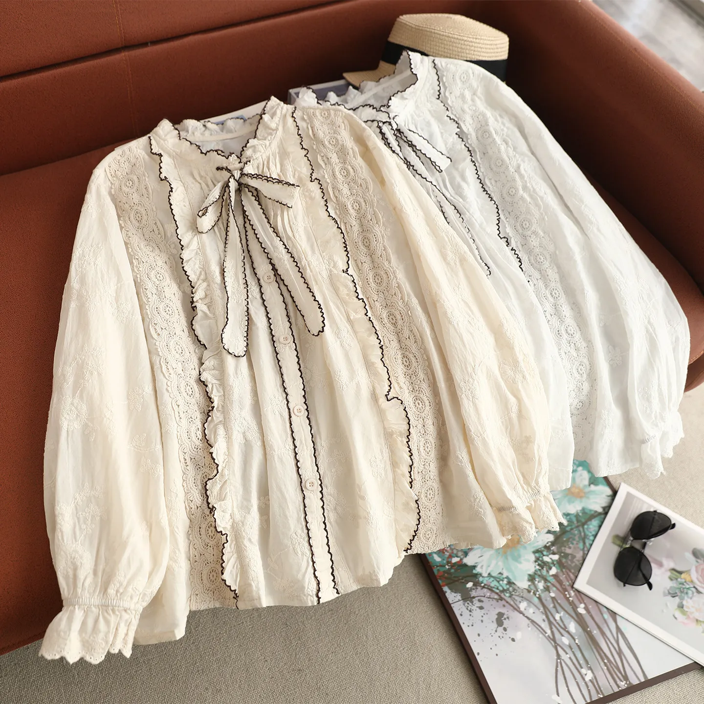 

Японские милые хлопковые рубашки с кружевной вышивкой Mori Girl, женские весенне-осенние повседневные блузки с длинными рукавами и воротником на шнуровке