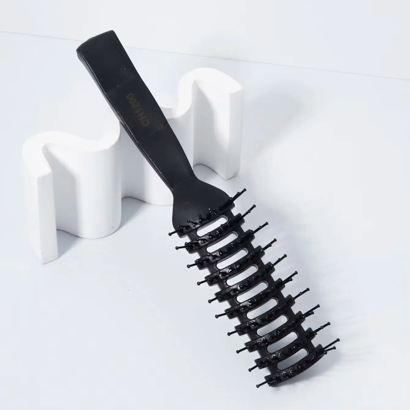 Professional ribbed styling massage, anti tangling and anti-static hair comb for curly hair Special for real hair wigs image 3