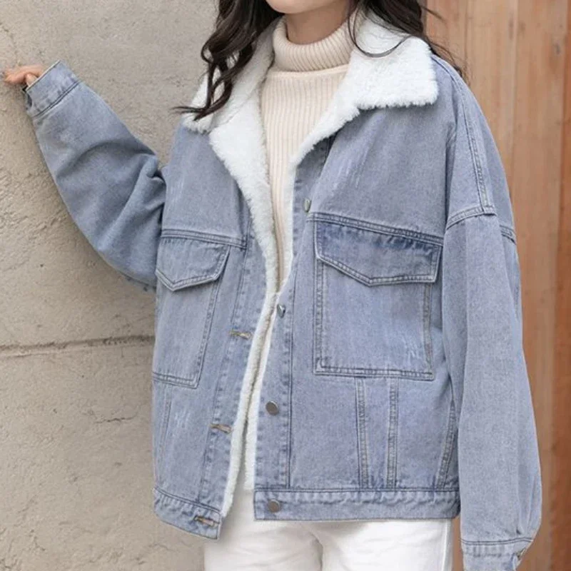 

Outerwear Wool Inside Plain Warm Blue Denim Jacket for Women with Fur Plush Woman Jean Coat Winter 2024 Cold Padded Korean Outer