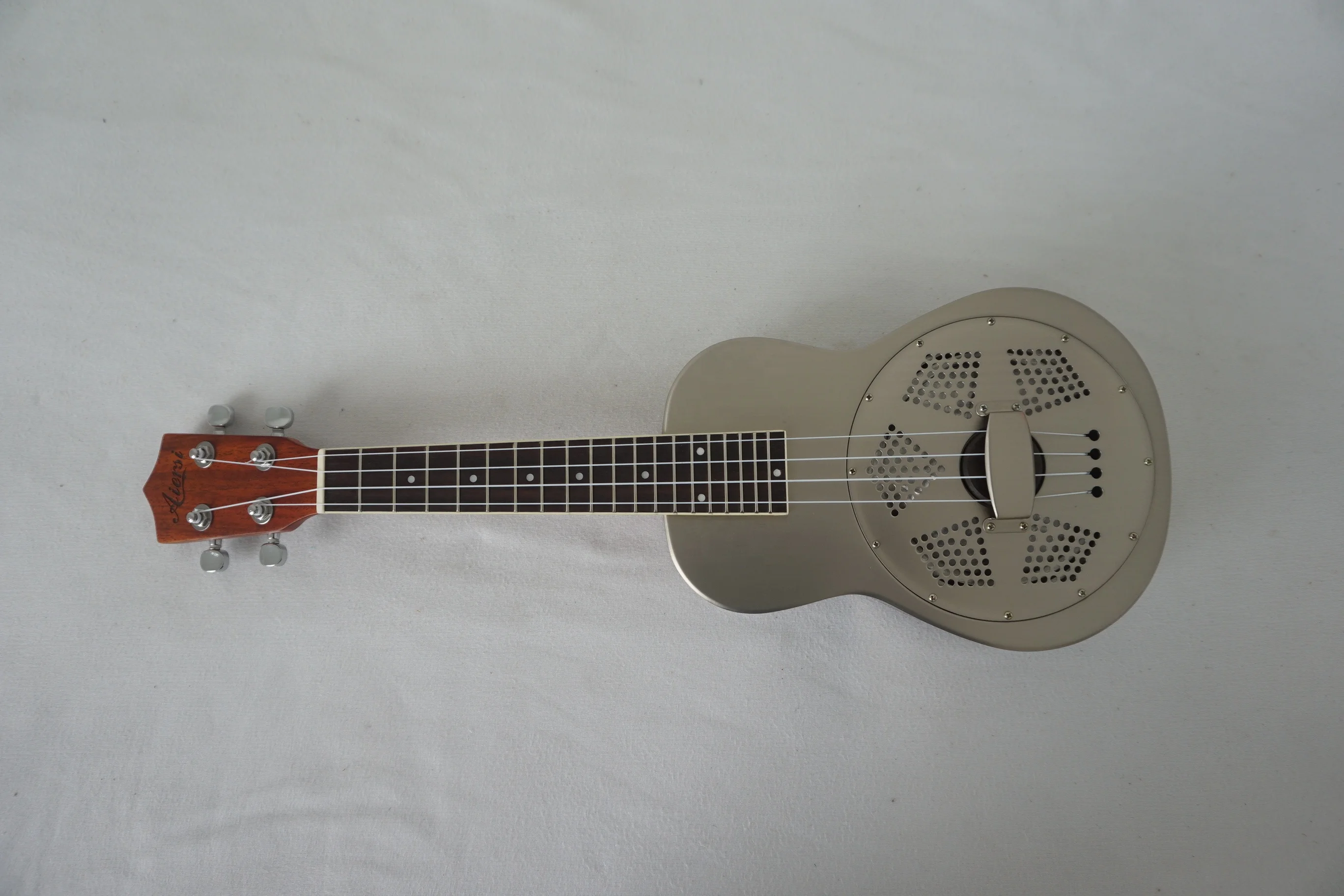 24 Inch Concert Size Resonator Ukulele Matte Finish Brass Body 4 String Musical String Instrument For Blues Stage Performance