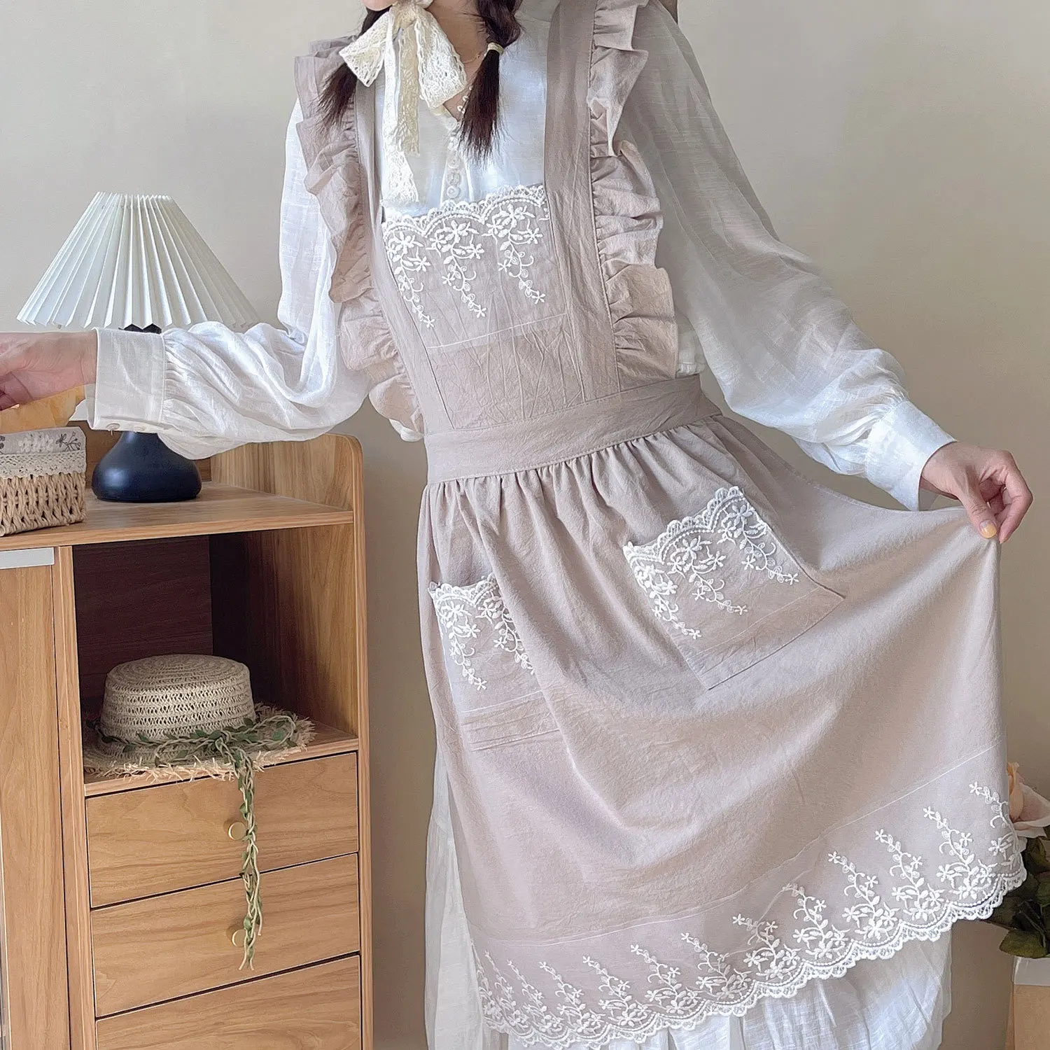 Avental de algodão para uso doméstico, versão coreana fina, avental de princesa, arranjo floral, arte de unha, suspensório, renda cozida, sem mangas, avental 1