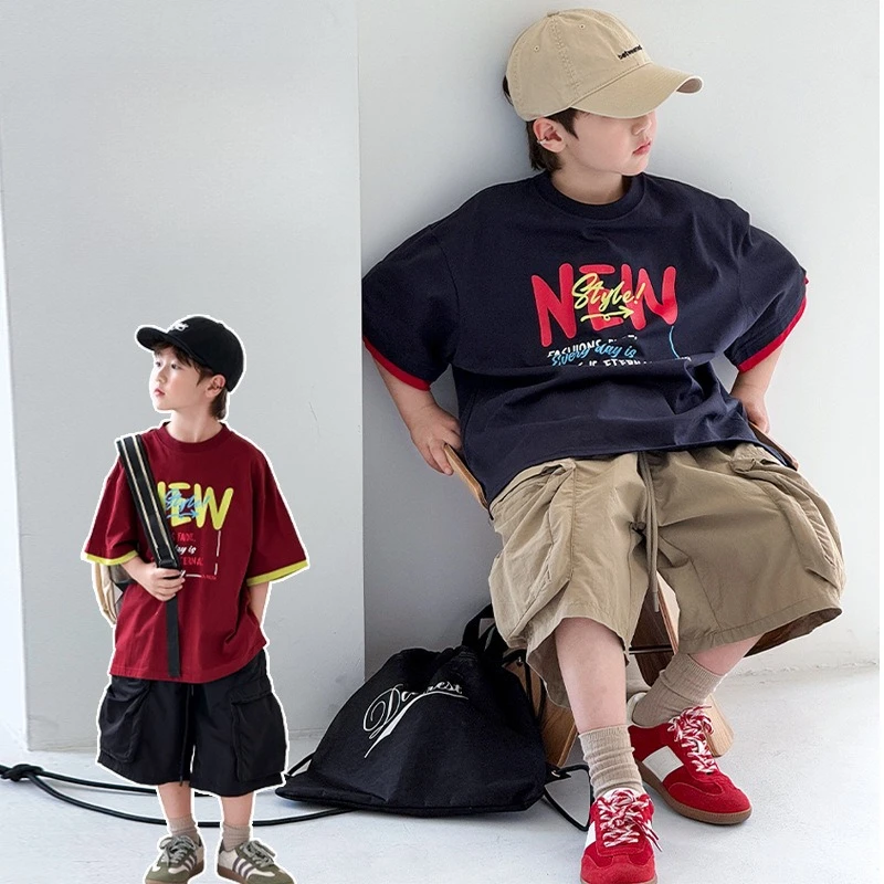 

2025 Summer New Children's Fashionable and Breathable Two-Piece Set with Short-Sleeve T-Shirt and Shorts