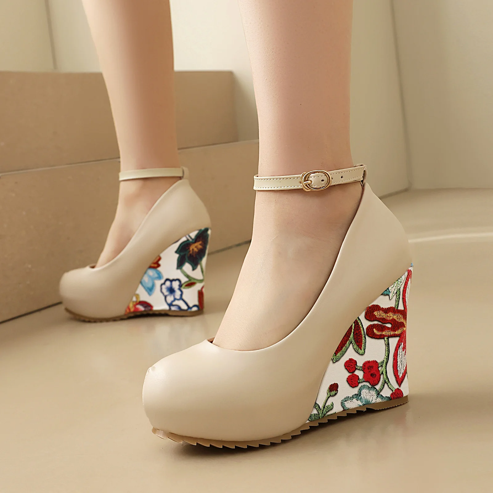 Low Cut Floral Print Sandals, High Heel & Flat Wedge with Ankle Buckle, Breathable Office Footwear for Ladies