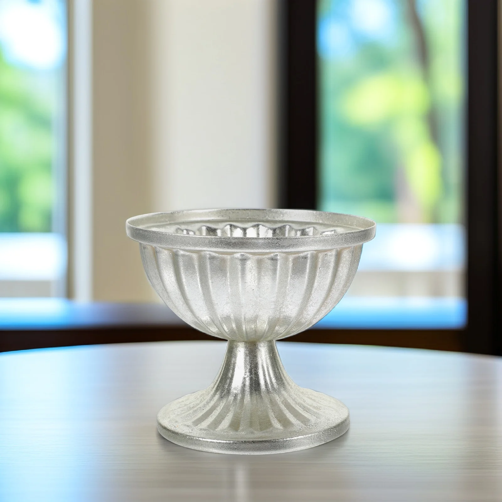 مزهرية معدنية مزخرفة، أصيص زهور حديدي عتيق لترتيبات الزهور، زخرفة سطح الطاولة، جو معيشة أنيق