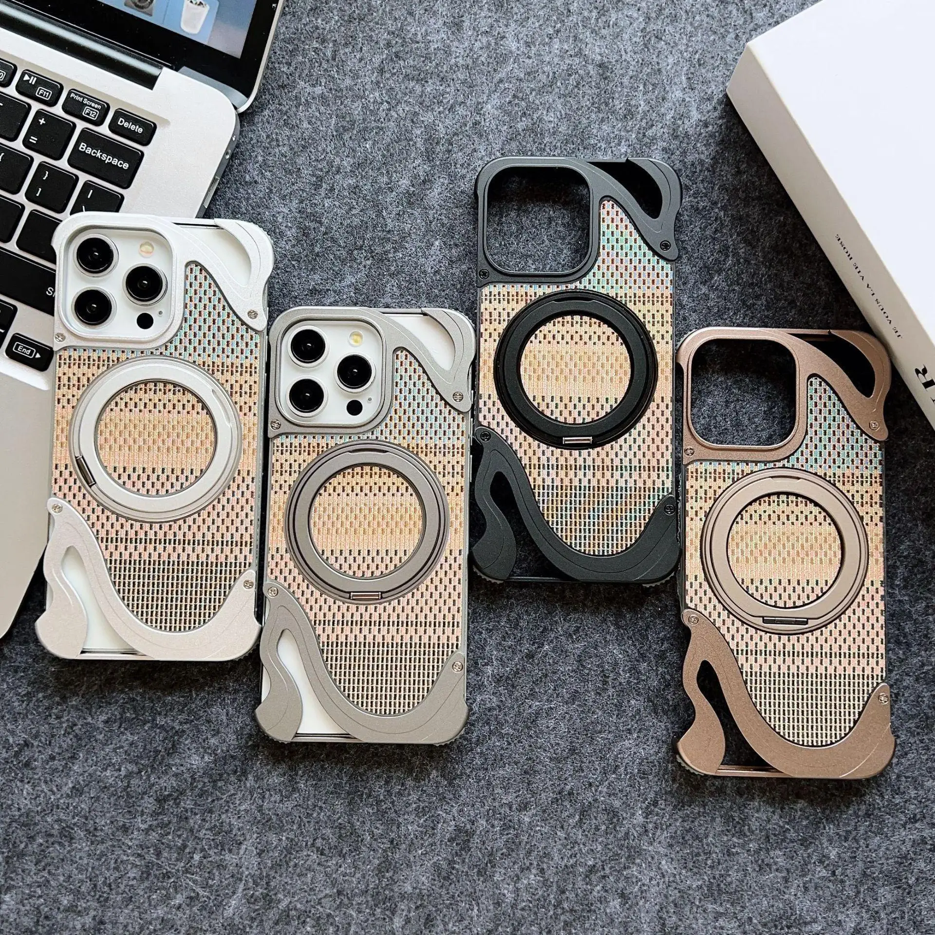 

Gold and Silver Brocade Suitable for Apple 16promax Borderless Cooling Armor Apple 15p Magnetic Bracket Metal