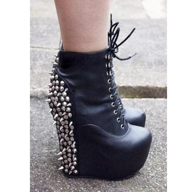 فاسق الأسود الصليب الدانتيل متابعة المسامير الظهر ترصيع حذاء من الجلد إسفين منصة مثير المسامير روك أحذية امرأة Zapatillas Mujer