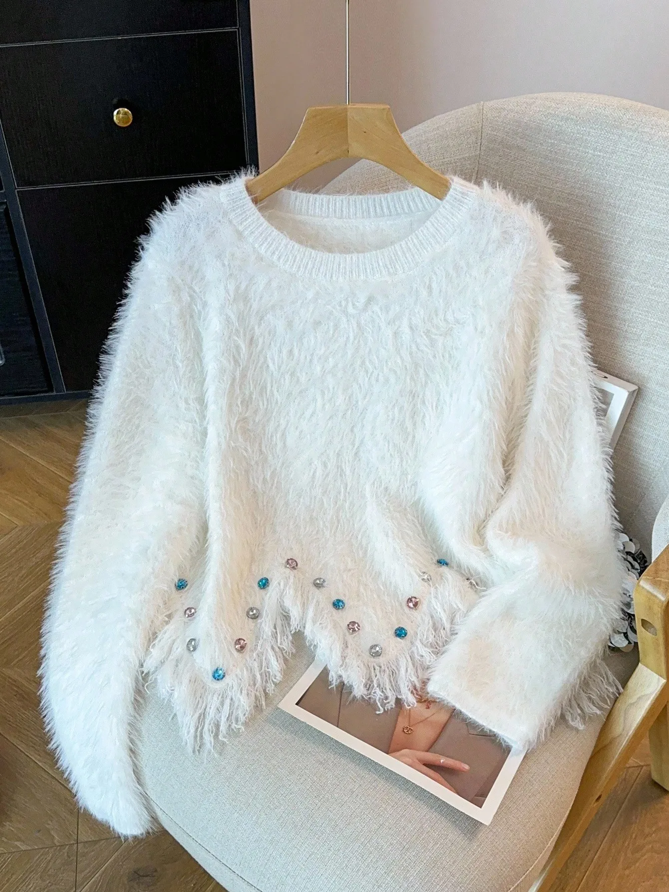 

Женский свитер из искусственного меха норки с асимметричным подолом и стразами, мягкий пушистый пуловер с круглым вырезом для осени и зимы