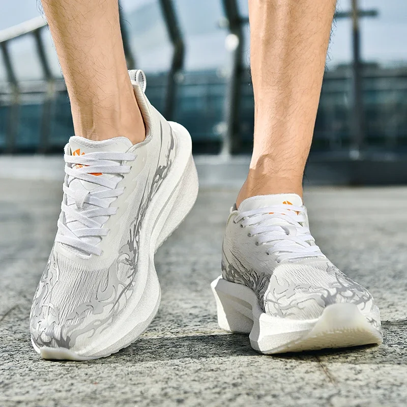 

Running Shoes Men Thick-soled Lightweight Comfortable Outdoor Sports Shoes Men Lace-up Breathable Casual Sports Shoes Men