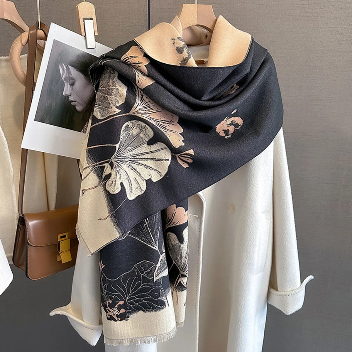 Autumn&Winter Women\'s Warm Prevent Coldness Wraps Imitation Cashmere Ginkgo Leaf Printing Shawl Thickening Tassels Scarf