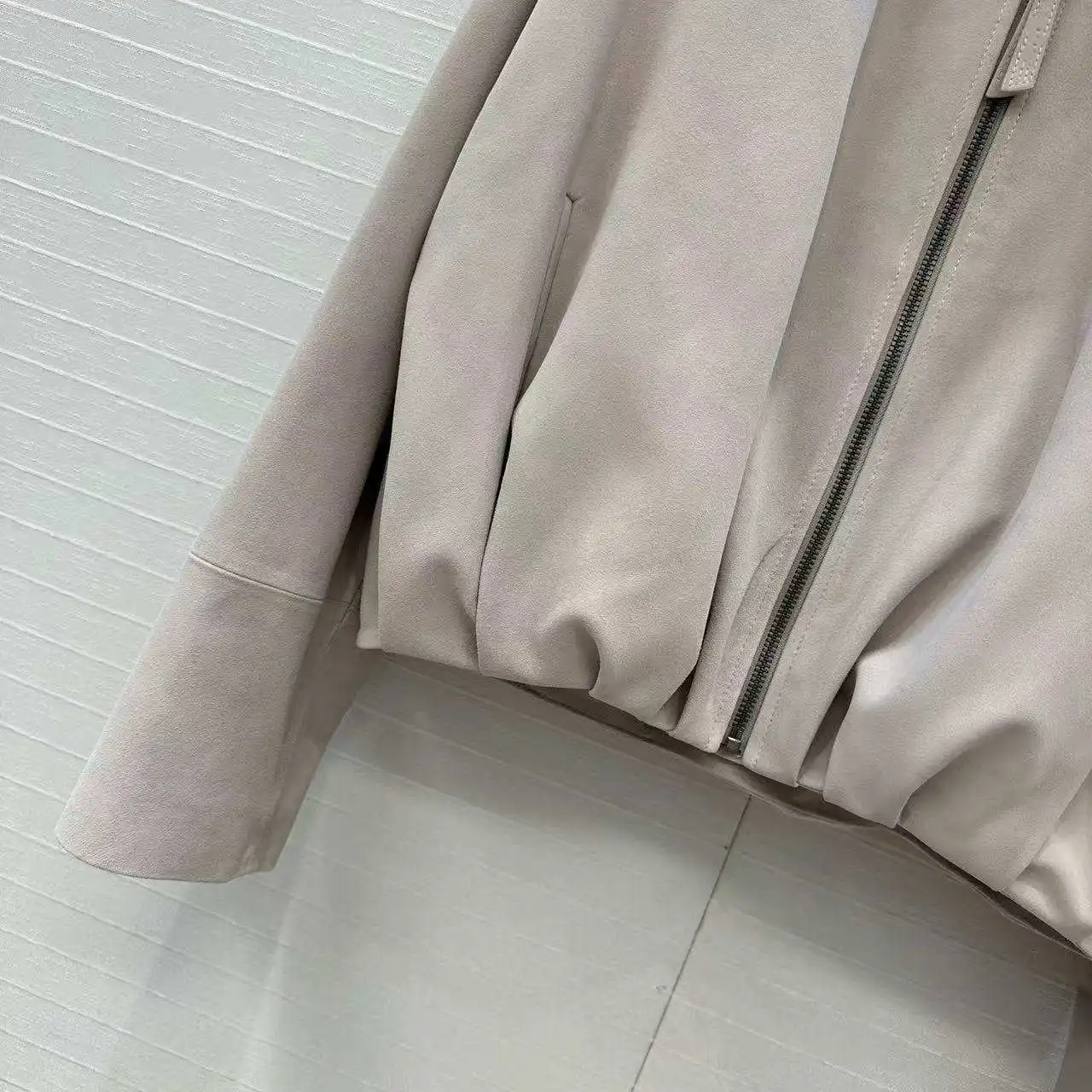 سترة نسائية من جلد الخراف 100% فاخرة جديدة 2025، معطف كاجوال متعدد الاستخدامات وأنيق باللون الرمادي اللؤلؤي، الأكثر مبيعًا #4