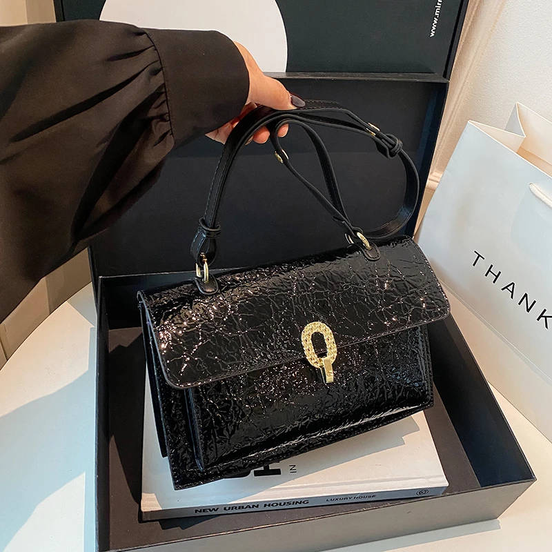 

Chic Minimalist Casual Leather Crossbody Bag With Solid Color Large Capacity Trendy Style For Women Everyday Shopper