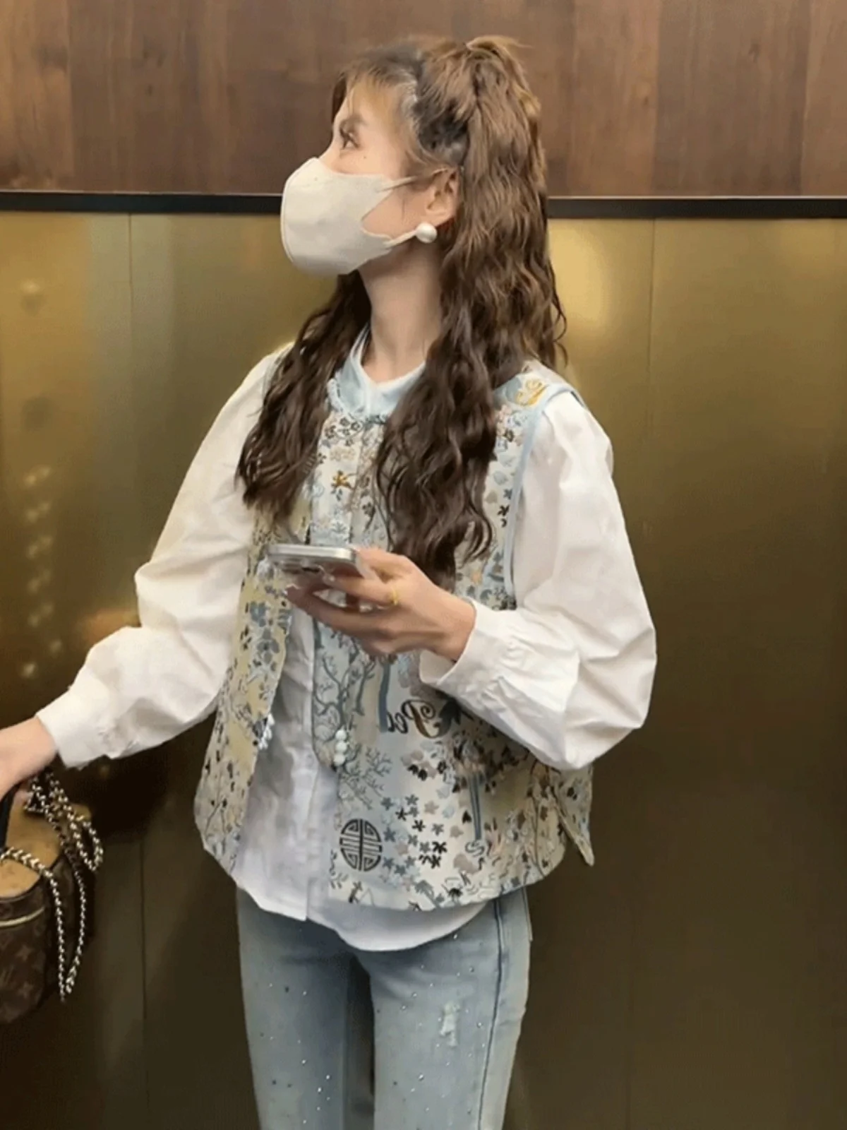 New Chinese Style Embroidered Short Jacket Women's Casual Slim Fit Summer Spring New Fashion round Neck Single Button Polyest...