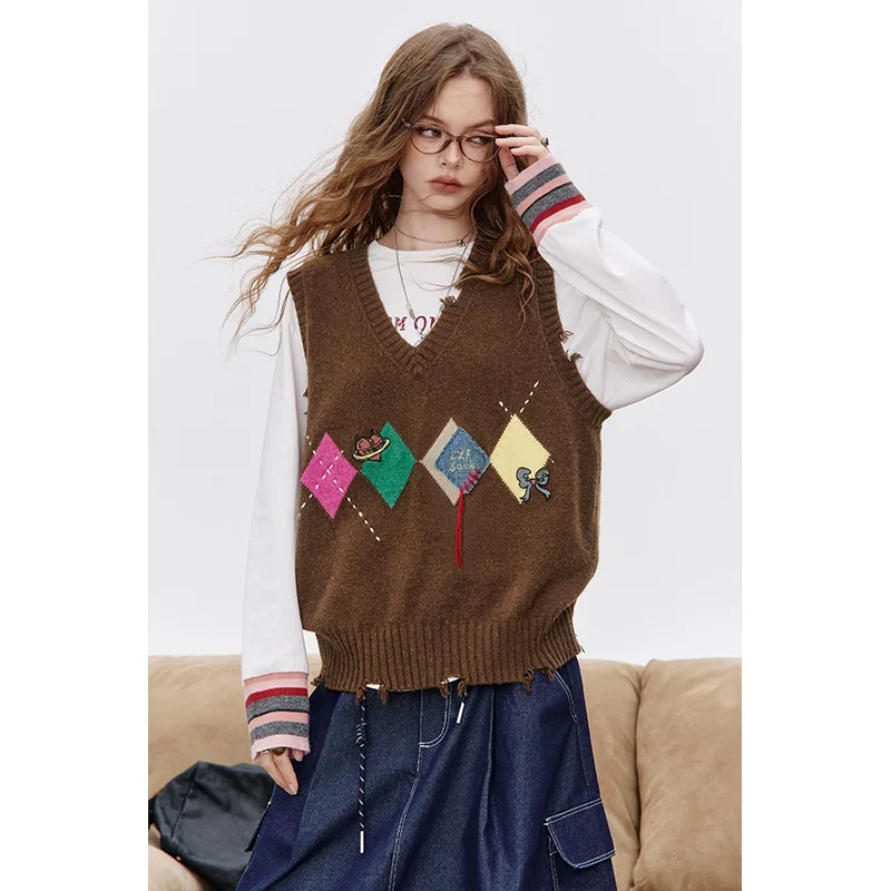 ELFSACK 2025 Autumn New Arrival Casual Diamond Embroidery Loose Knit Vest For Woman - Image 2