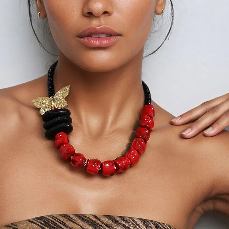 

1Pc Exquisite Red And Black Color-blocked Beaded Necklace With A Gold Butterfly Pendant,A Stylish,Unique,Bold Women's Necklace