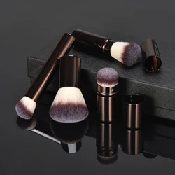 Single metal makeup brush Loose Powder Blush Foundation Contouring Smudge Brush Travel portable makeup tool