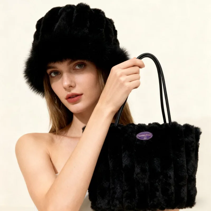 2026 جديد الخريف والشتاء حقيبة قطيفة الإبط حقيبة يد مخطط حمل تنوعا عادية سعة كبيرة حقيبة قطيفة حقيبة كتفية للسفر