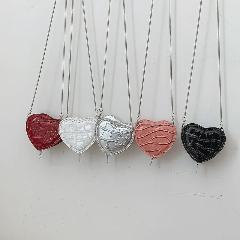 

Горячие новые женские роскошные сумки Love Heart - нишевые минималистичные сумки через плечо с цепочкой для повседневного стиля