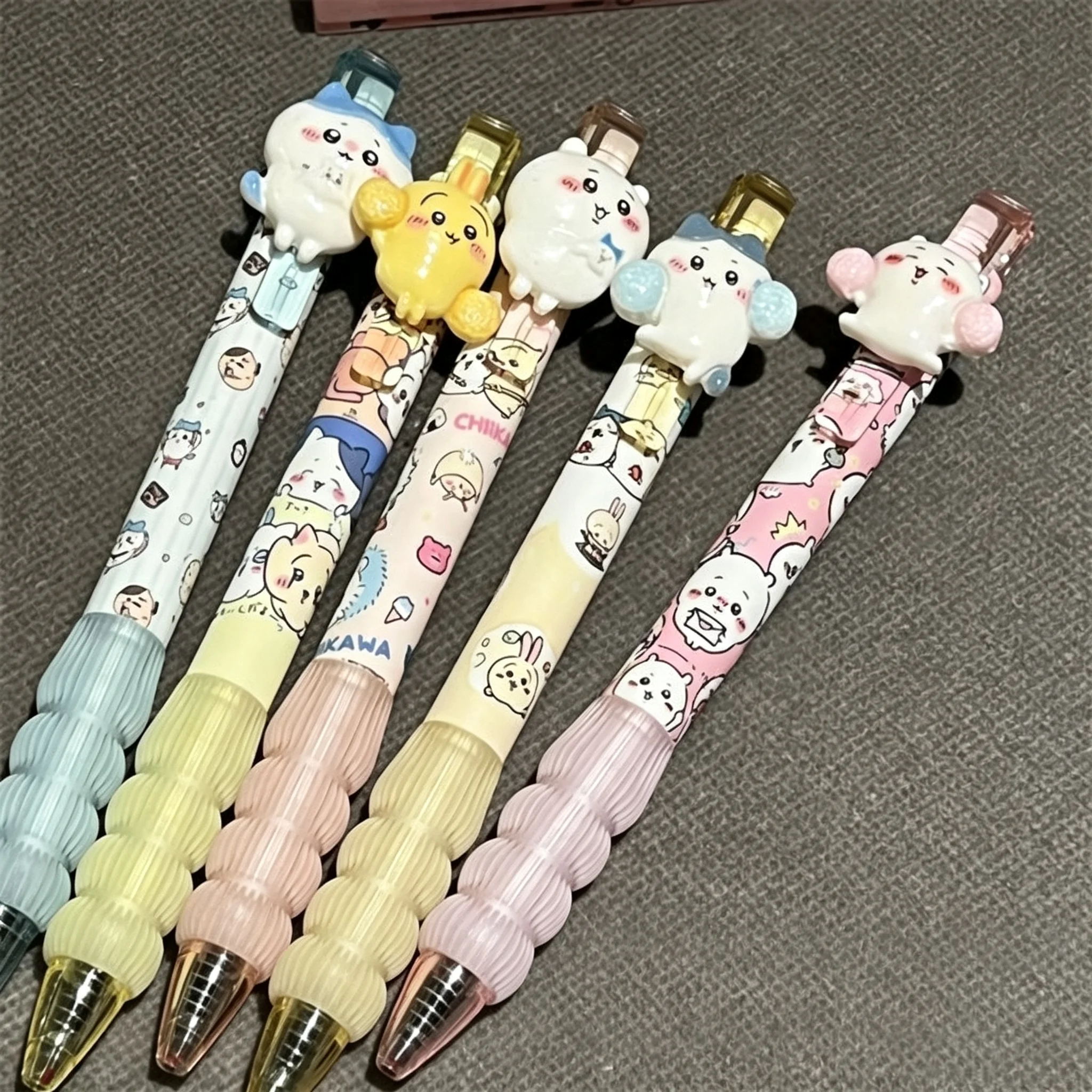 Stylo neutre à pression anti-fatigue Chiikawa Hachiware Usagi, style dessin animé, avec poupée décorative 3D et pinceau, noir