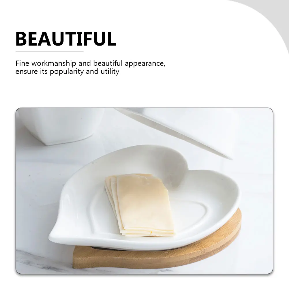 

1 комплект керамической тарелки для хранения масла в форме сердца с деревянной основой, декоративная посуда для дома, отеля, ресторана