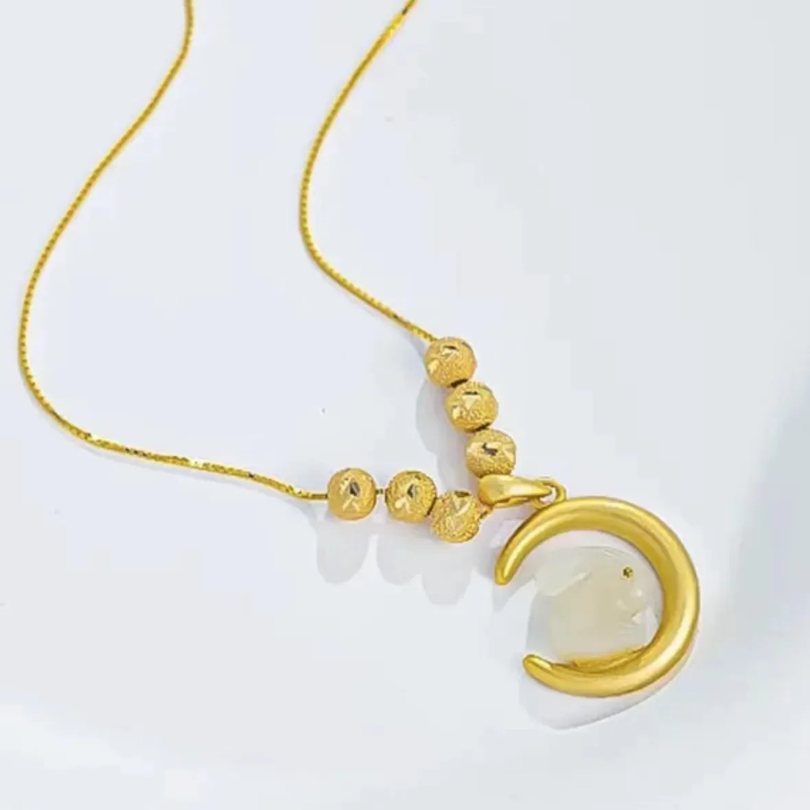 Boutique womens necklace AU999 gold 24K pure gold jade rabbit looking at the moon gold bead necklace cute fashion style clavicle