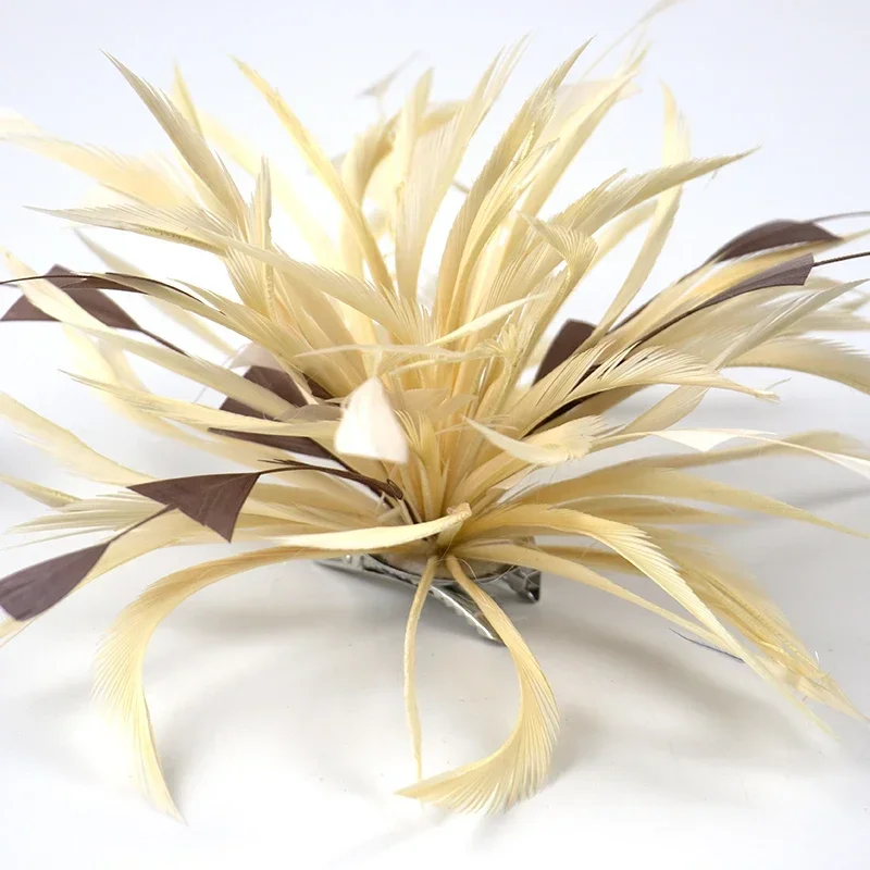 

Фестивальные аксессуары для волос, заколка для волос с перьями и цветами, заколка-чародей, женская шляпа дерби, коктейльный бал, свадебная повязка для волос, головной убор, 1 шт.