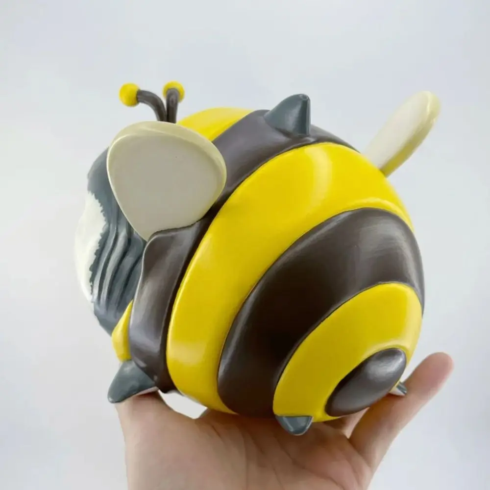 Q-version Shark Bee Ornament Resin Whale Shark Shark Resin Ornament Cartoon Savage Animal Statue Ornament Science Fiction Fans