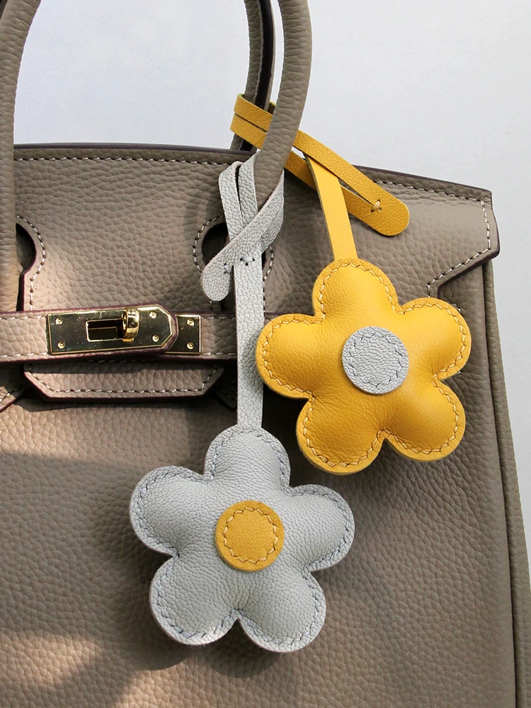 

Большой кулон в виде цветочной сумки из высококачественной овчины, черный и красный, универсальный аксессуар, милый кулон-брелок