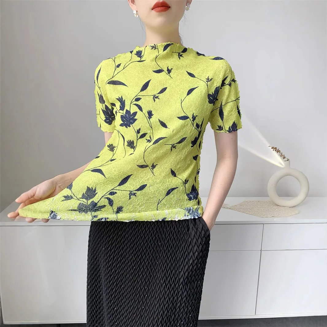 

Miyake Style Pleated T-shirt for Women 025 Summer New Fashion Versatile Print Pleated Niche Design Top for Women