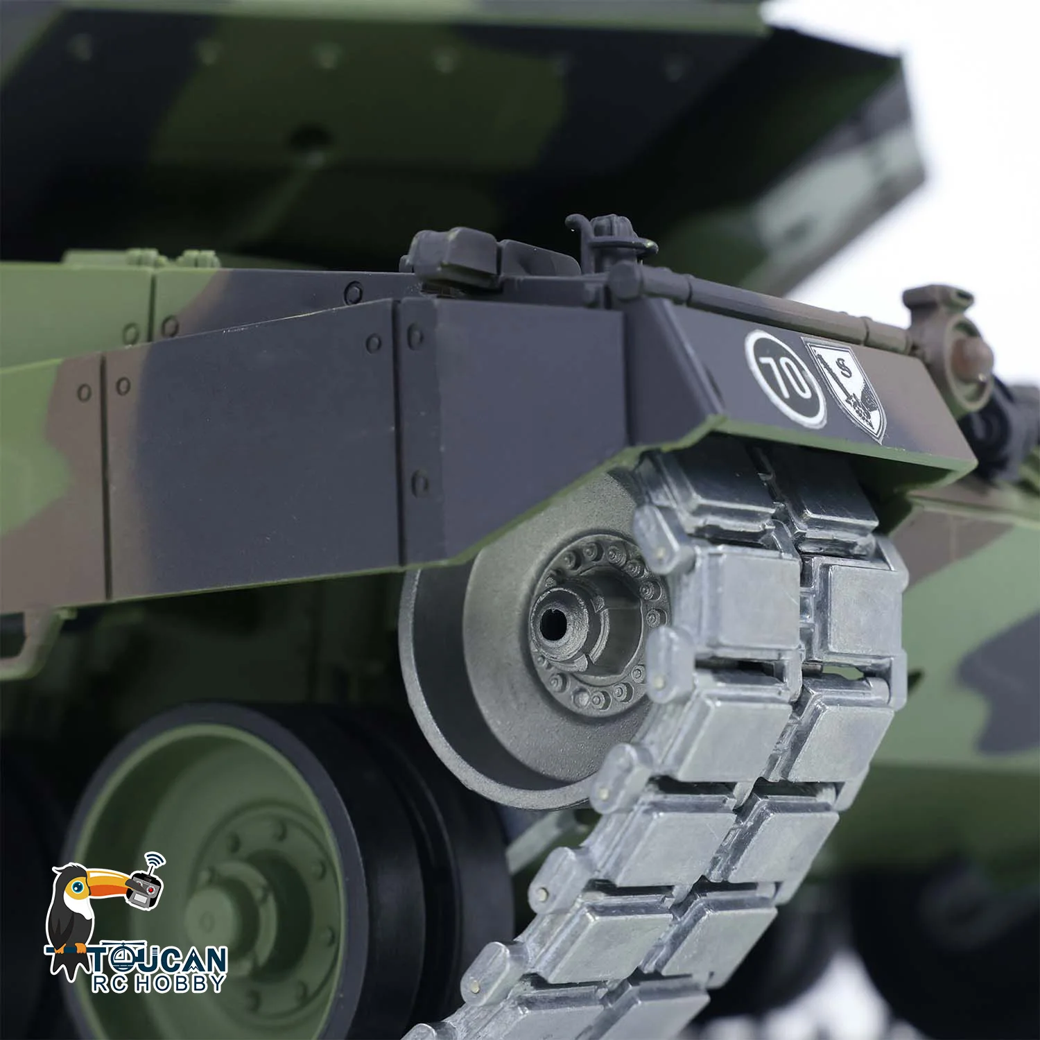 

Радиоуправляемый танк HENG LONG 1/16 Scale 7.0 Upgraded Metal Ver German Leopard 2A6 (3889) с металлическими гусеницами, редуктором, дорожными колесами и направляющими колесами TH17579-SMT4