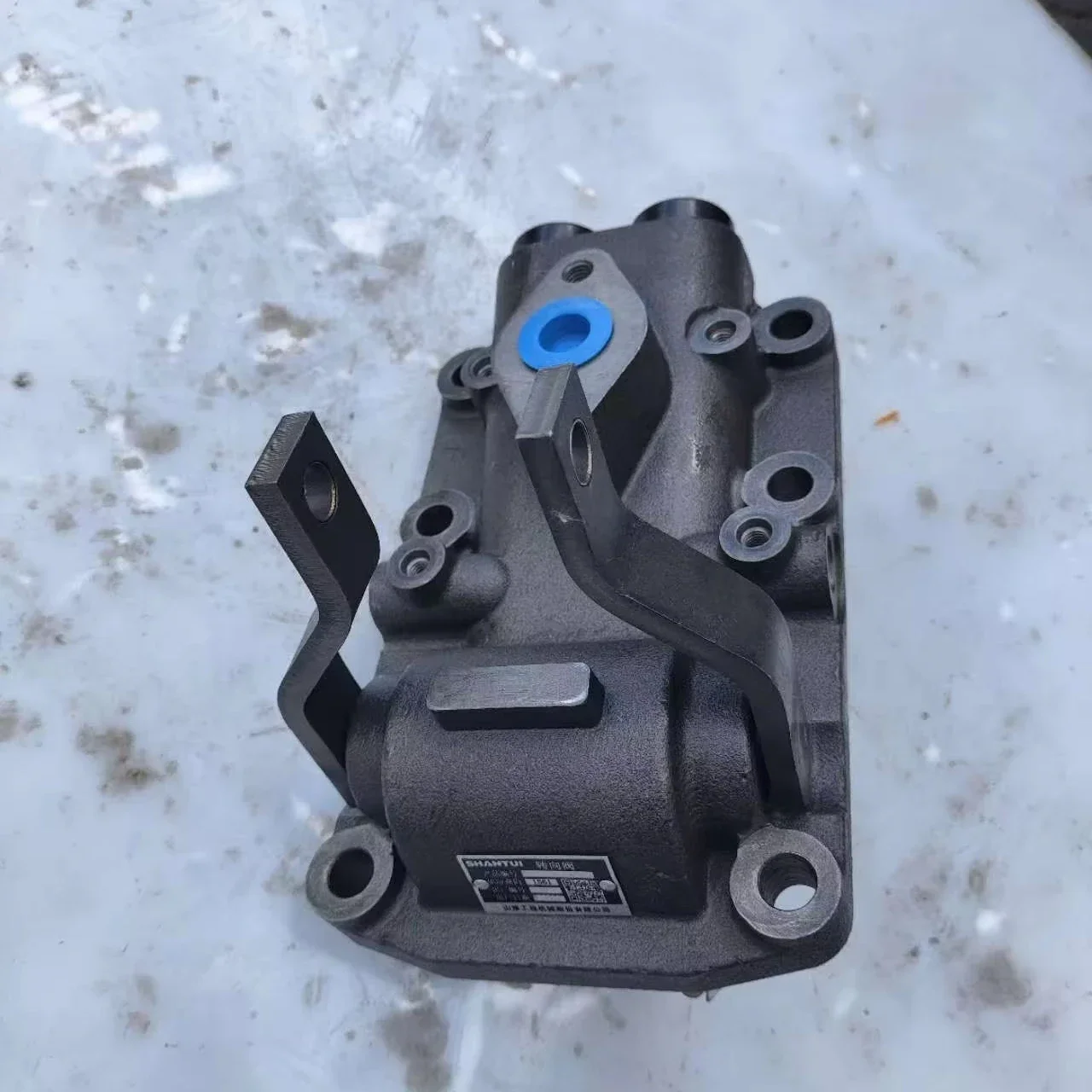 

Shantui bulldozer SD22 steering control valve 154-40-00082