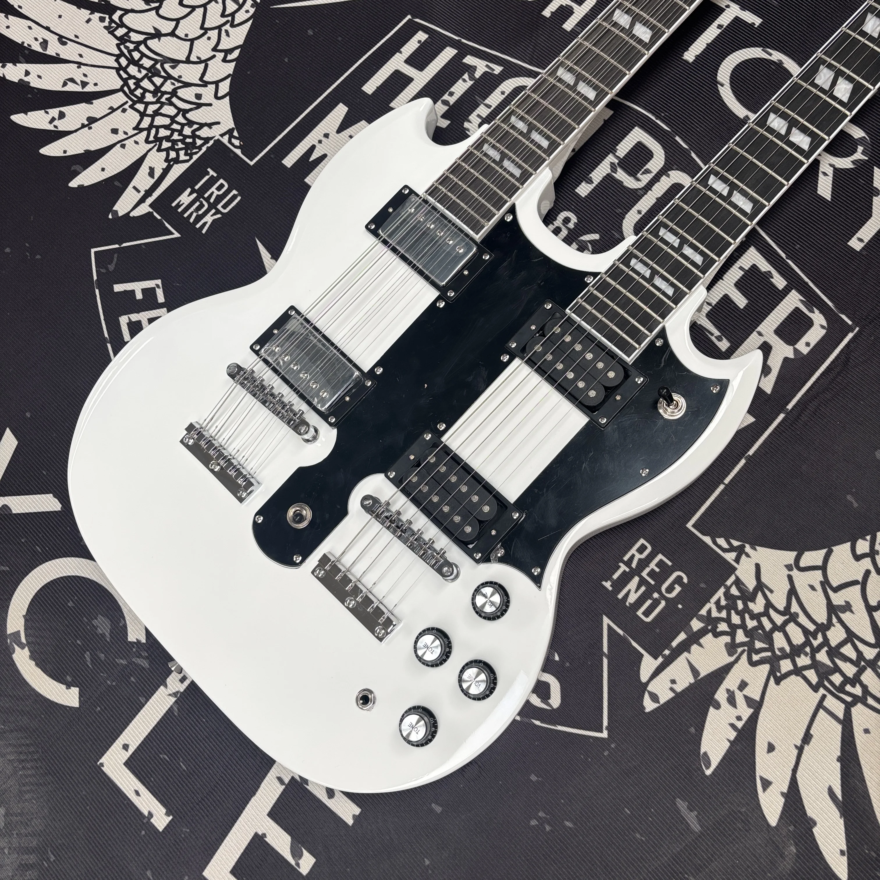 White Double-Cutawa…