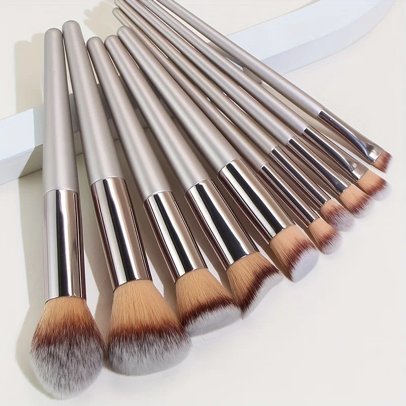 Set di 10 Pennelli Oro Champagne - Setole Vegane e Cruelty-Free, Kit Completo per Viso e Occhi (Per Principianti/Professionisti)