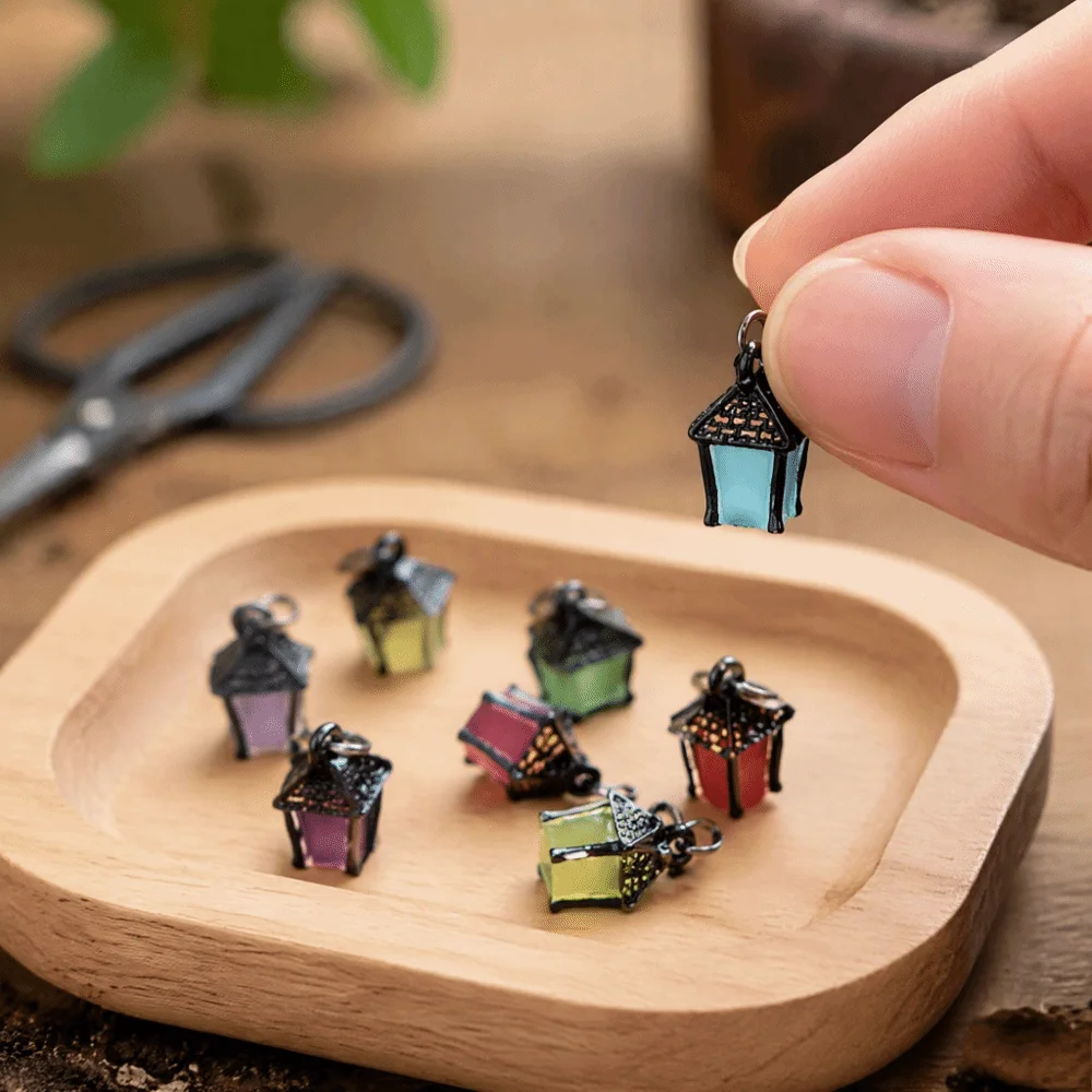 Glow-in-the-Dark Garden Decorative Stakes Night Light Glow Stakes Bonsai Decorations Miniature Vintage Lantern Miniature Stakes