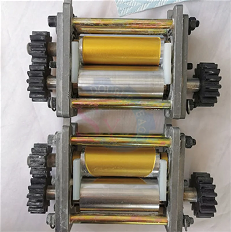 110 โวลต์/220 ไฟฟ้าแบบพกพาเปลี่ยนแม่พิมพ์ที่แตกต่างกันฤดูใบไม้ผลิม้วนเครื่องห่อ/ขนาดเล็ก anomaly dumpling wrapper shaping เครื่อง