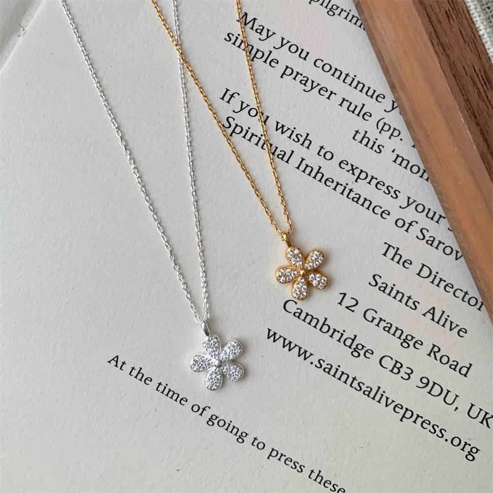 

Women's Korean Style 925 Sterling Silver NecklaceVintage Zircon-Embedded Flower Minimalist INS Niche Versatile Collarbone Chain