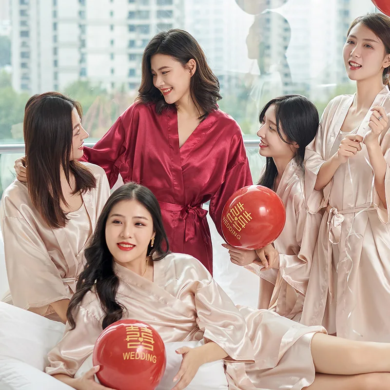 

Wedding Party Team Bride Robe Kimono Satin Pajamas Bridesmaid Bathrobe Gold Letter Sexy Bathrobe Sister Bathrobe