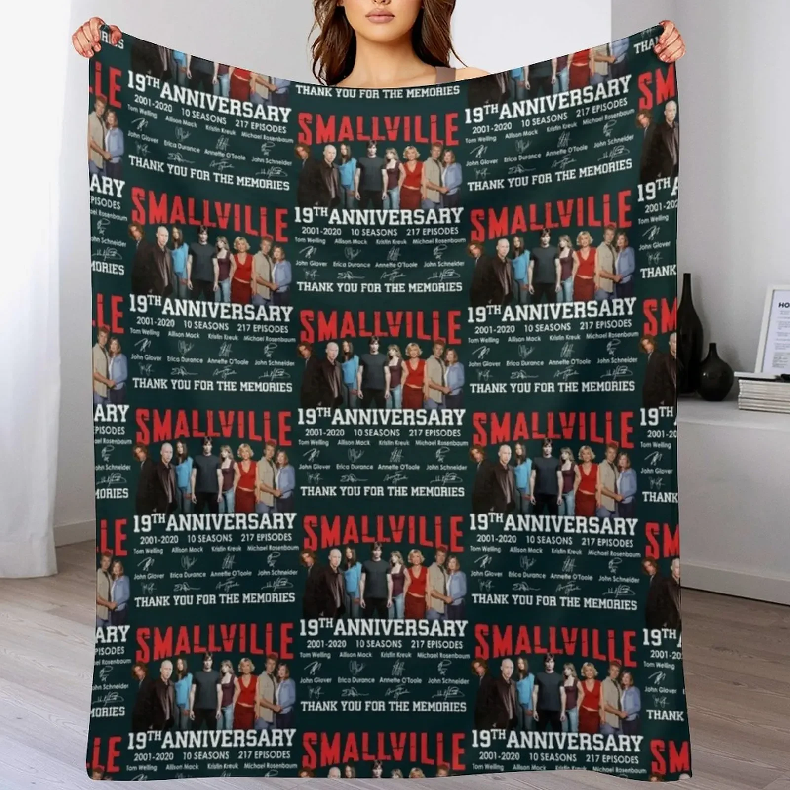 

Smallville 19th Anniversary 2001 2020 10 Seasons 217 Episodes Signatures Thank You For The Memories, Throw Blanket