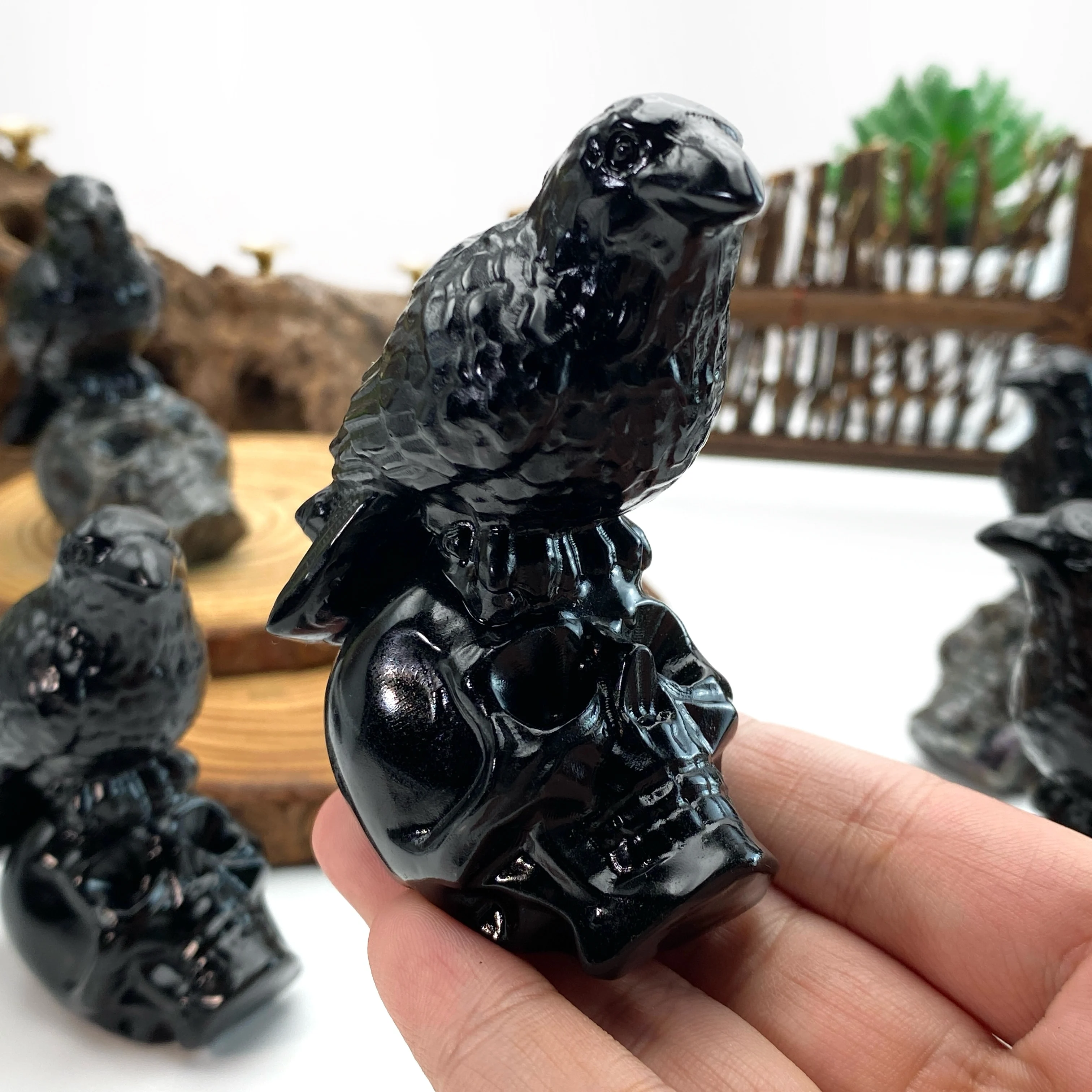 1 x handgefertigte Kristallkrähe und Totenkopf-Ornamente, ideal für Halloween, Weihnachten, Ostern, Abschlussgeschenk, Heimdekoration mit Akzent | Okkultes Dekor