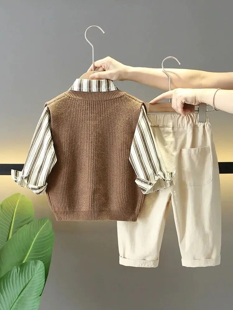 Boys\' autumn outfit set 2024 new stylish children\'s sweater vest pants three piece set handsome baby spring casual clothes