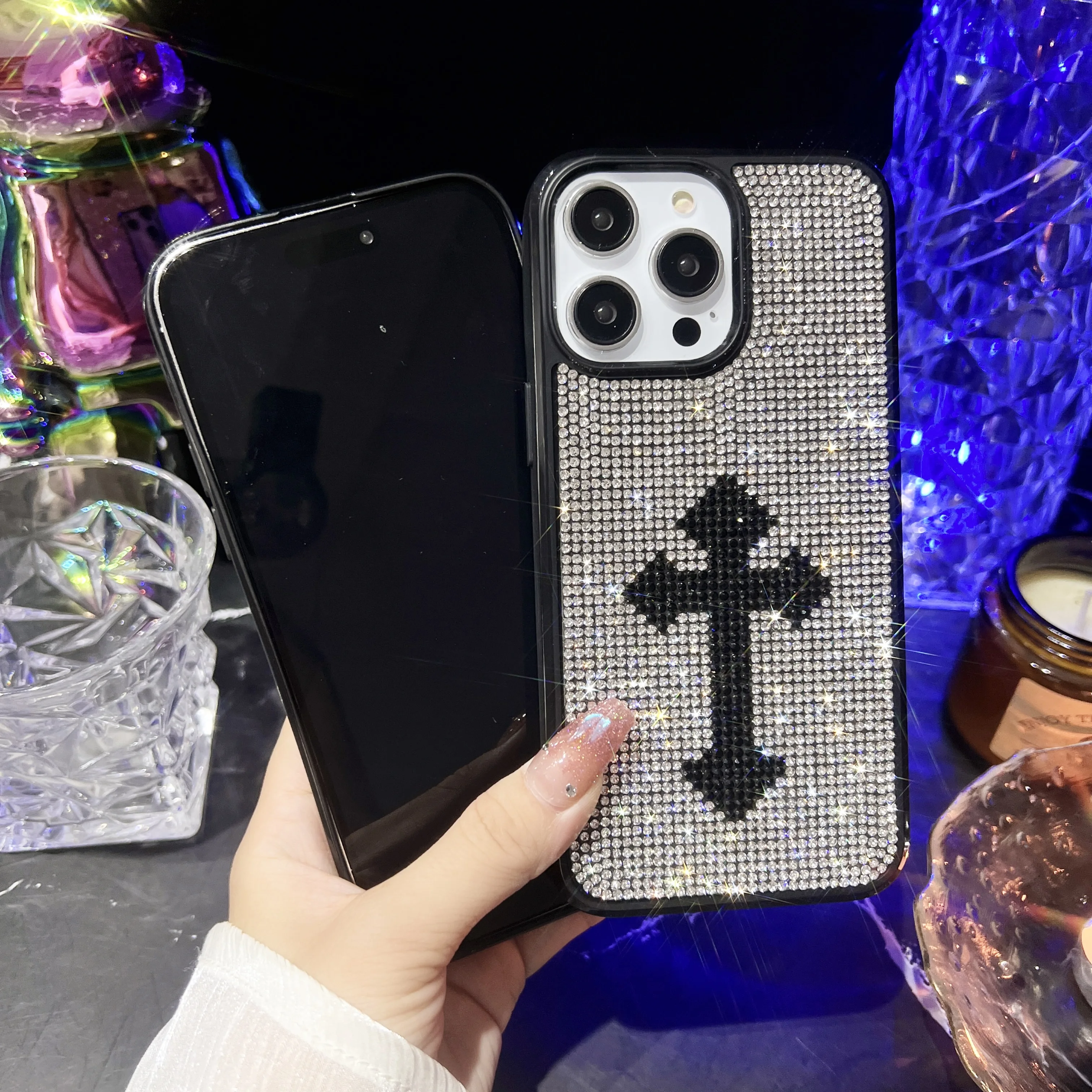 Chic Style Luxury Bilng Bling Gothic Cross Rhinestone Shockproof Protective Cover Case For iPhone 16 15 14 13 12 11 Pro Max Plus