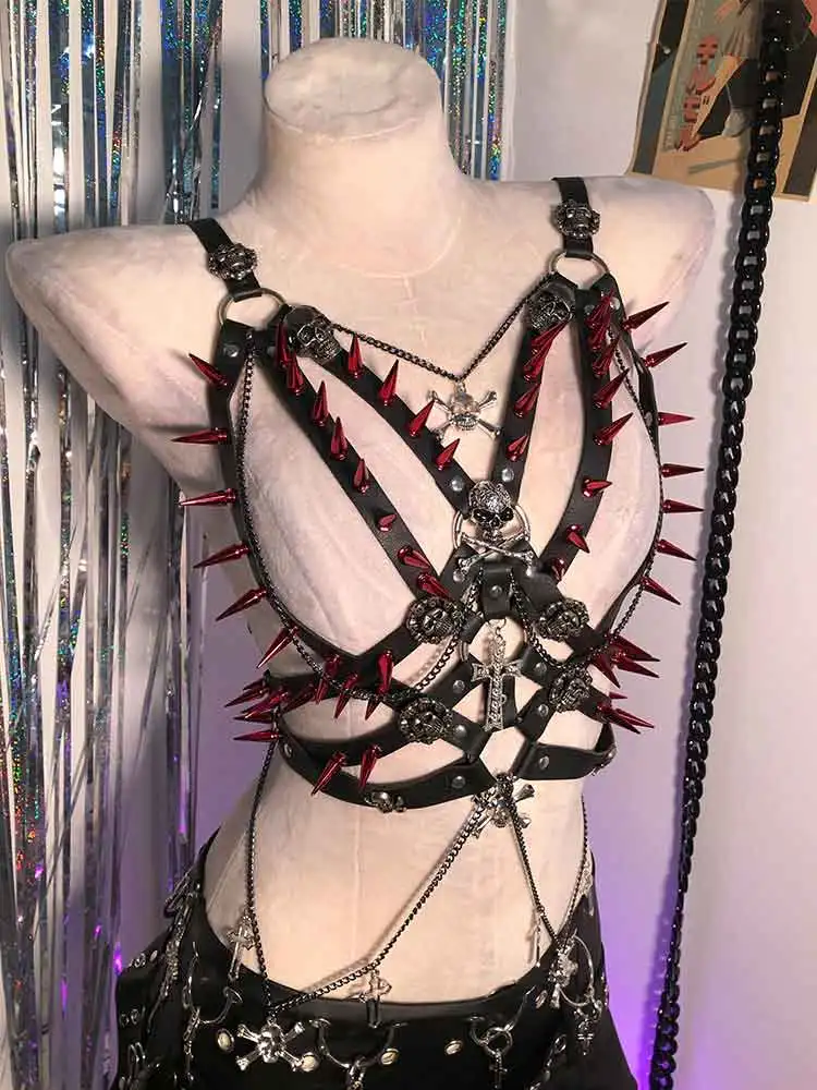 

Grunge Kawaii Goth Gothic Tank Glitch Core Skull Spike Studded Rivet Vintage Teen Emo 90s Punk Rock Harajuku E-Girls Y2K TOPS