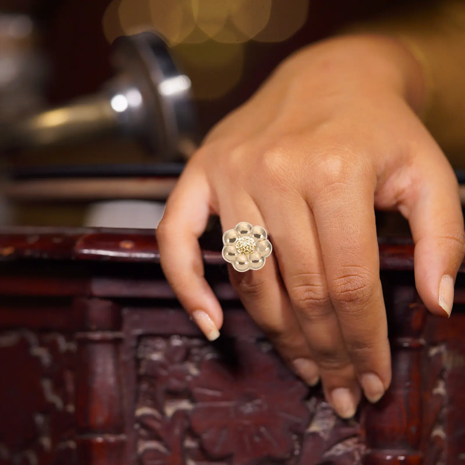 

2000Pcs Plastic Electroplated Flower-Shaped Beads Creative Jewelry Accessories for DIY Necklace Bracelet Decorative Craft Beads