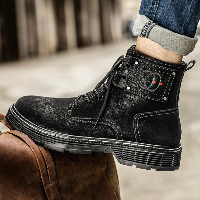 أحذية وأحذية رجالية جديدة للخريف: أحذية جلدية عصرية للدراجات النارية، أحذية كاجوال للخروج، وأحذية كاحل شتوية مبطنة بالقطن