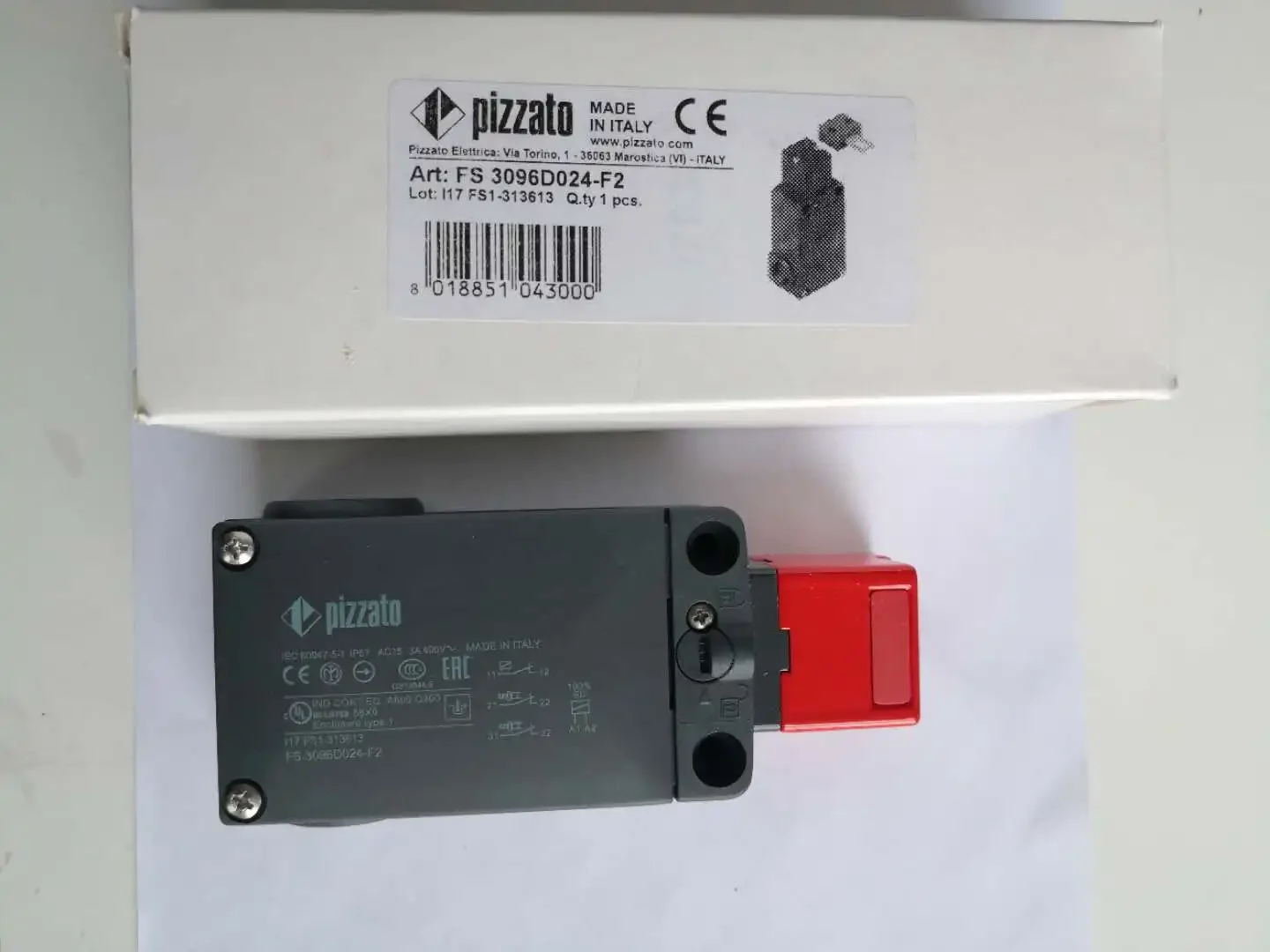New original Pizzato security door lock switch FS 3096D024