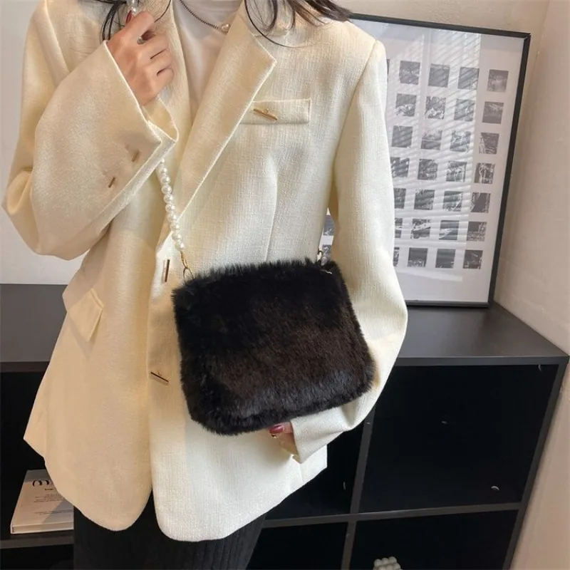 

Stylish Simple Shopper Bag With Classic Designer Flair And Large Capacity Easily Functions As A Practical Chic Diaper Bag