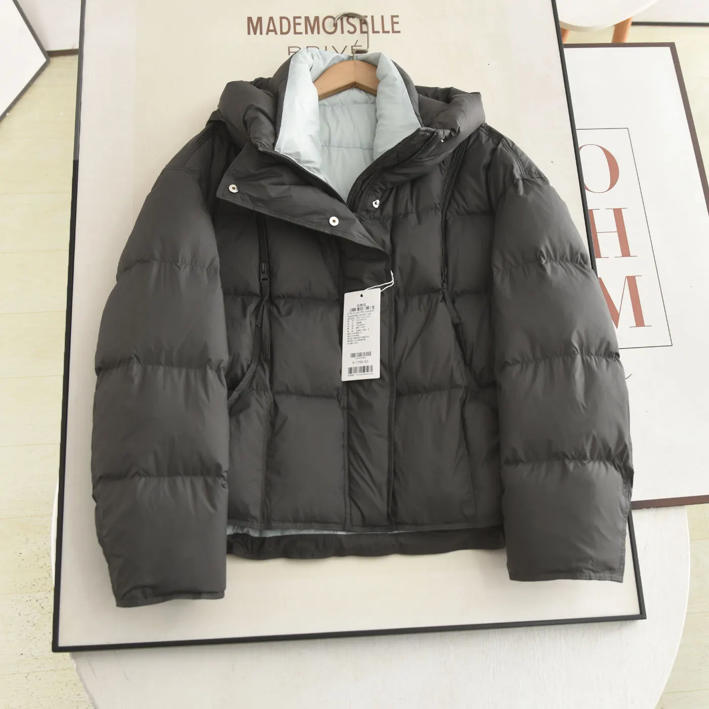 

Повседневная куртка с капюшоном 90, белая куртка-пуховик, свободная верхняя одежда для похудения, теплая одежда средней длины на зиму 2025 г.