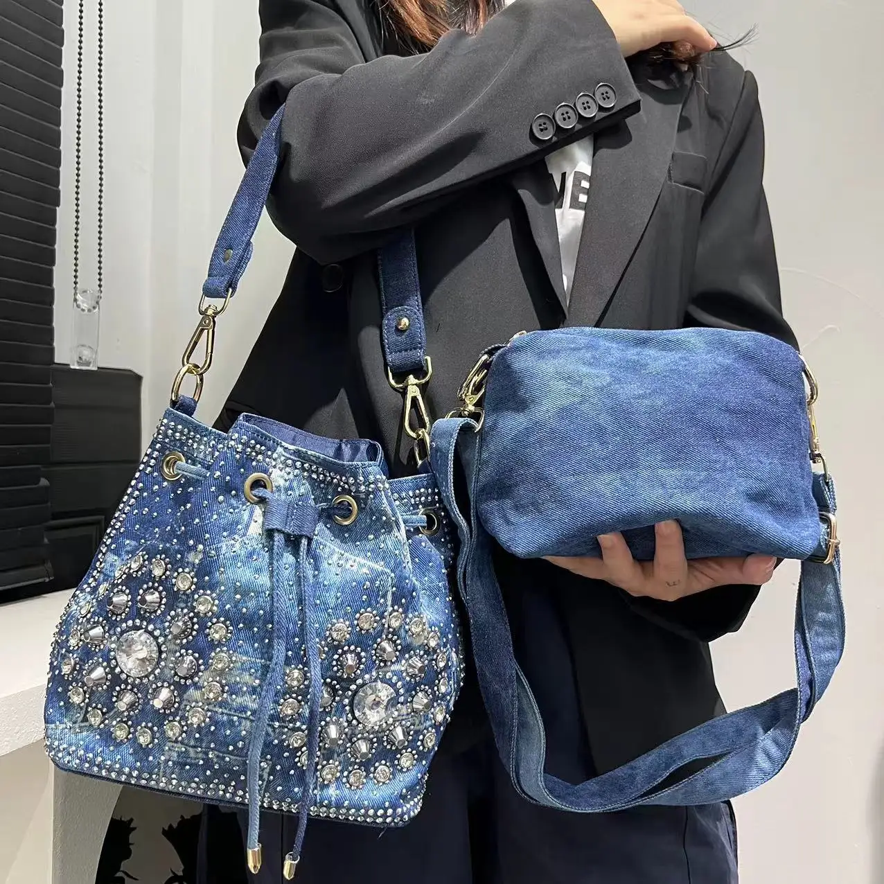 

Women's Fashion Diamond Elegant Shoulder Bag Large Capacity Drawstring Diamond Denim Handbag