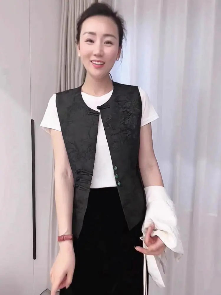 

Ele Summer Silk Tank Top with Embroidered National Sle And Buttoned Comfortable Anti-Aging High-End Faionable Top